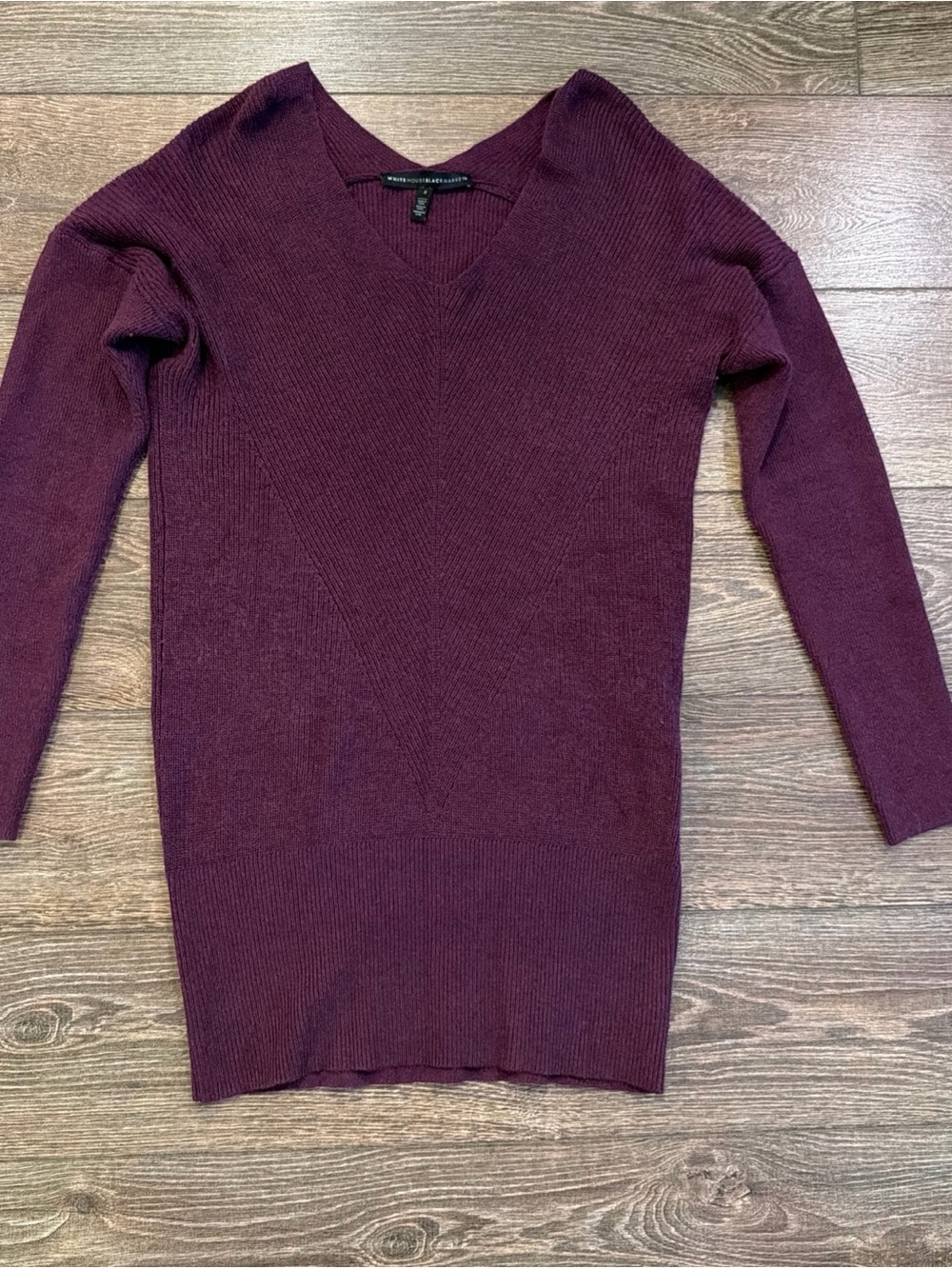 White House Black Market Men's V-Neck Sweater in Plum